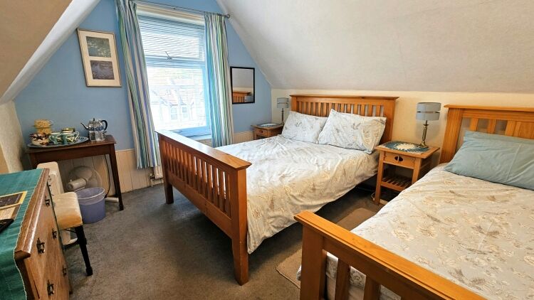 Retirement Sale of 11 Bedroom Home & Income B&B Well Located Between Shopping Thoroughfare and Pier Photo 9