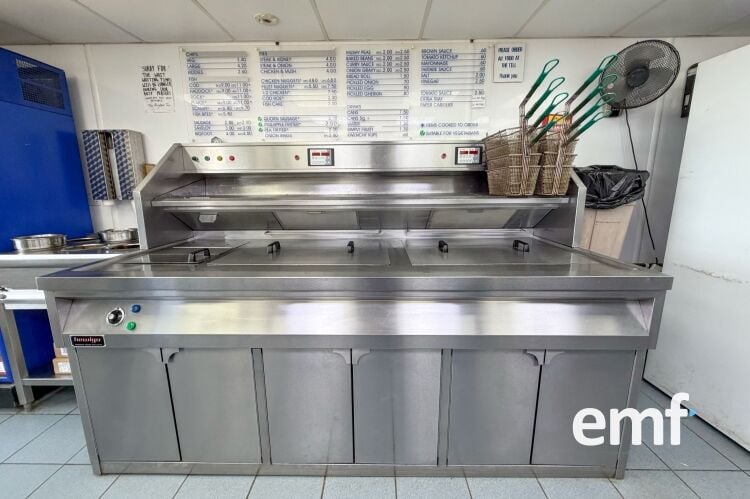 Popular Seaside Freehold Fish & Chip Shop & Restaurant Photo 9