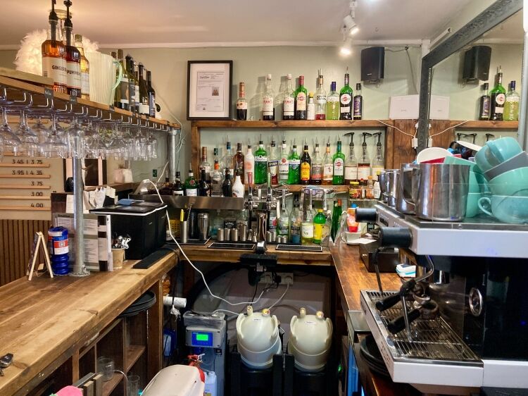 LICENSED COFFEE SHOP/CAFÉ/BRASSERIE Photo 9