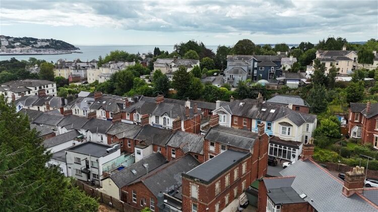 Auction Lot: 3 x Flats for sale in Torquay For Sale in Torquay Photo 9