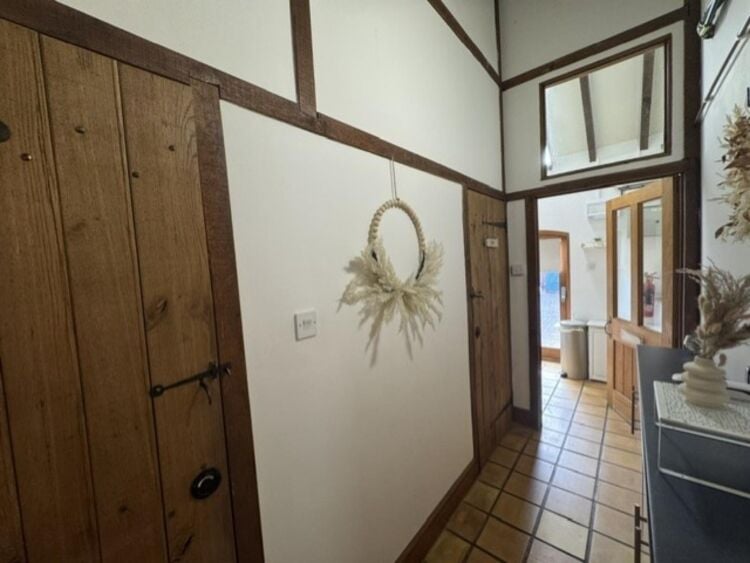 Leasehold Hair & Beauty Salon Located In Hurley, Atherstone