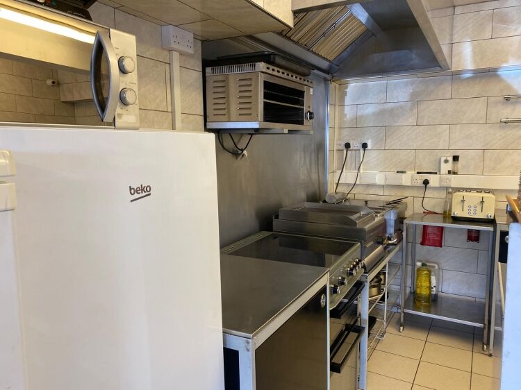 Leasehold Café Located In Warwick Photo 9