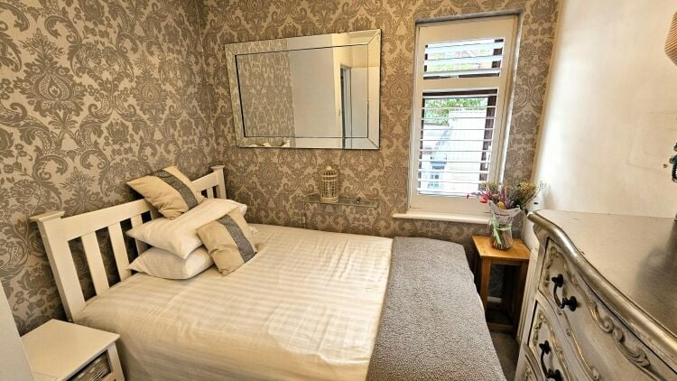 Prominently Located B&B with Valuable Class E Medical Consent Photo 9