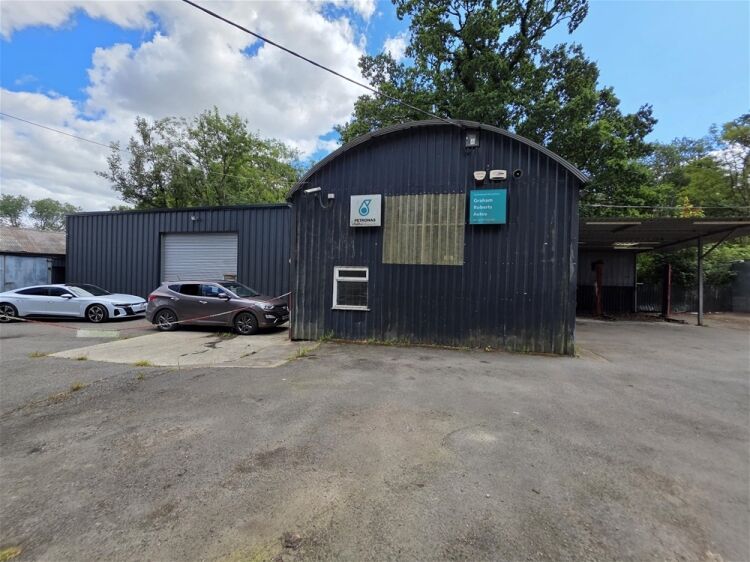 Auction Lot: North Devon Commercial Depot occupying approximately 0.409 acres For Sale in South Molton Photo 9