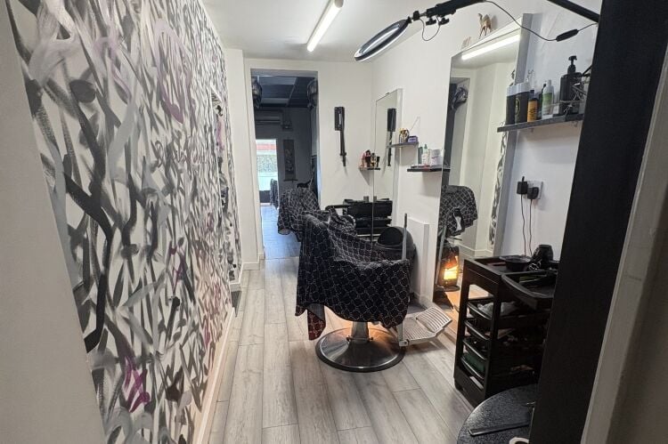 Established Barbers - Northamptonshire Photo 9