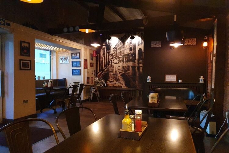 Restaurant & Takeaway - Levenshulme Manchester Photo 9