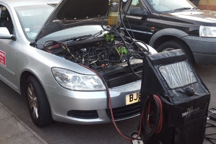 Specialist Engine Decarbonising Business - Hamps Photo 9