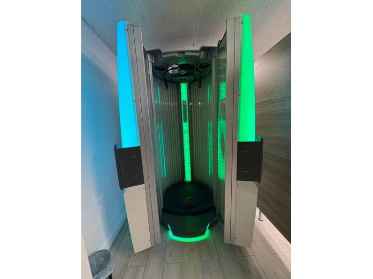 Glow Big, Dream Bigger – Premium Tanning Salon Photo 9