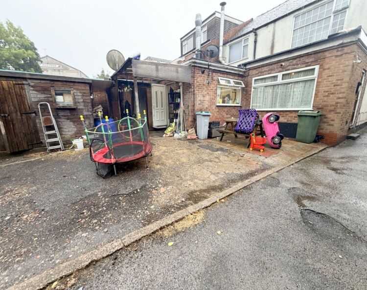 DETACHED FISH & CHIP TAKEAWAY WITH SAME OWNERSHIP 13 YEARS Photo 9