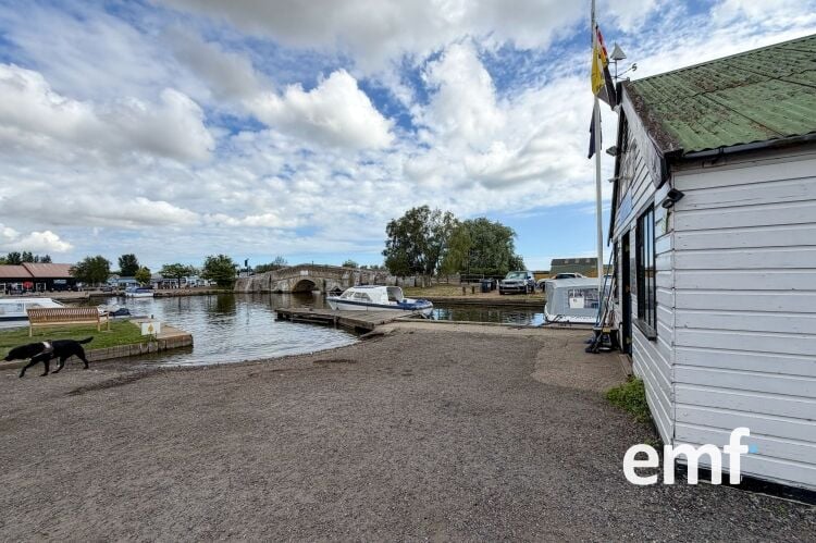 Boat Hire, Boat Yard, Building & Repair Photo 9
