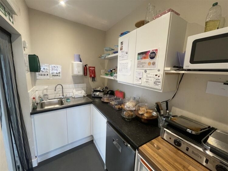 Popular Village Centre Café & Coffee Shop For Sale in Newton Abbot Photo 9