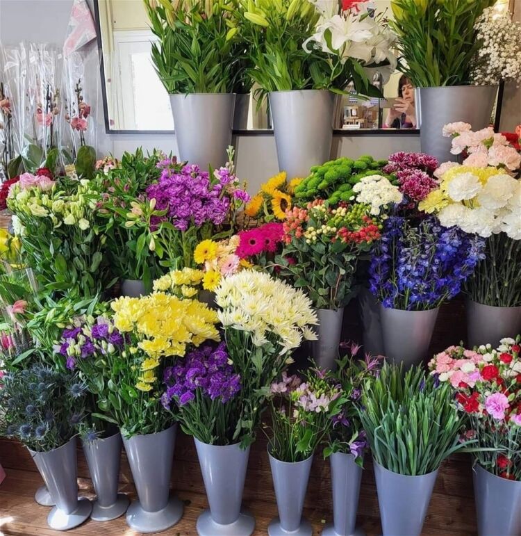 FLORIST AND GIFT BOUTIQUE