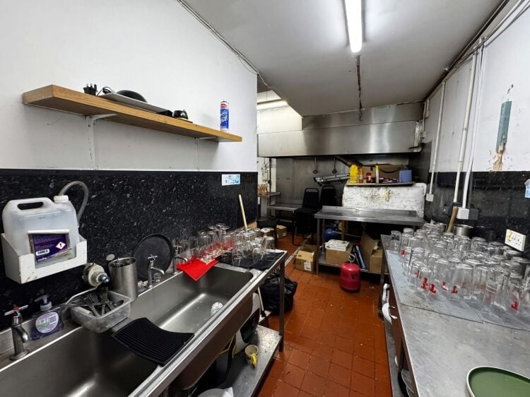 Licensed Bar, Restaurant, Takeaway Opportunity Kilmaurs East Ayrshire available to let