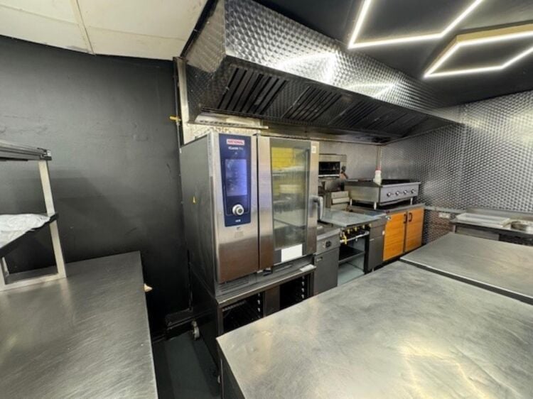 Leasehold Fast Food Takeaway Located In Sparkbrook, Birmingham Photo 9