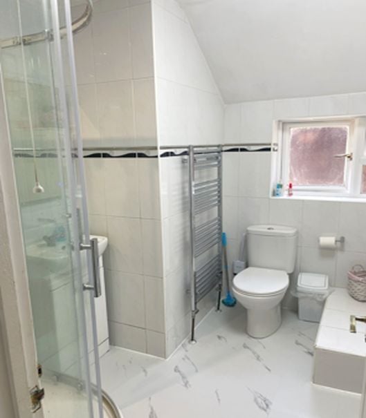 Freehold fish & shop with superior 4 bedroom family home, operating 18 hours weekly, in lovely historic Suffolk town.