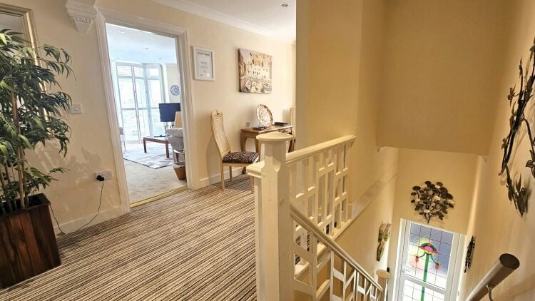 10/10 Rated Holiday Letting Home & Income - Sea Views