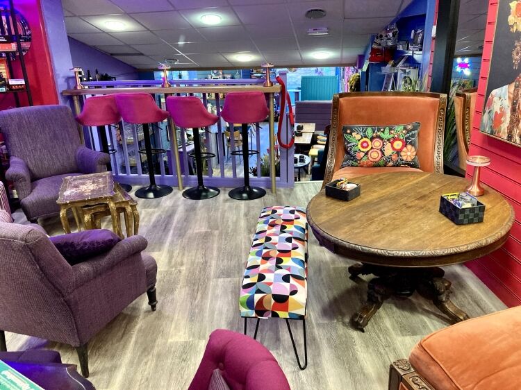 LICENSED CAFÉ/COFFEE SHOP/BAR